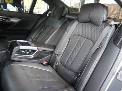 صورة مصغرة 19 لـ 2017 BMW 7 SERIES