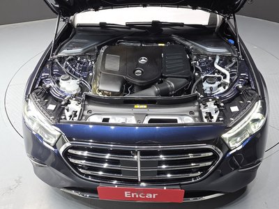 MERCEDES-BENZ E-CLASS - 7