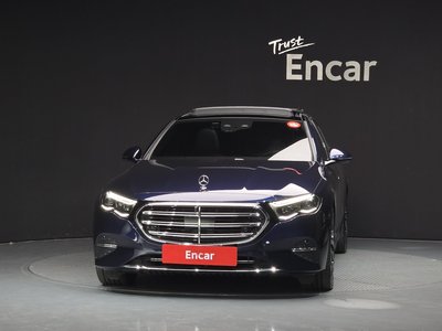 MERCEDES-BENZ E-CLASS - 2