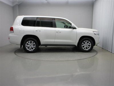TOYOTA LAND CRUISER 200 - 6