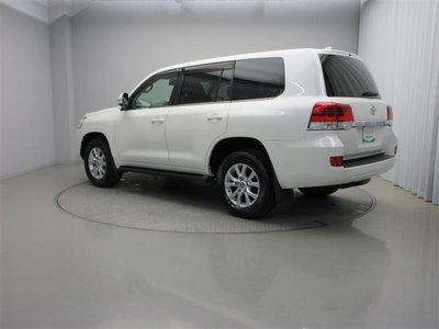 TOYOTA LAND CRUISER 200 - 3