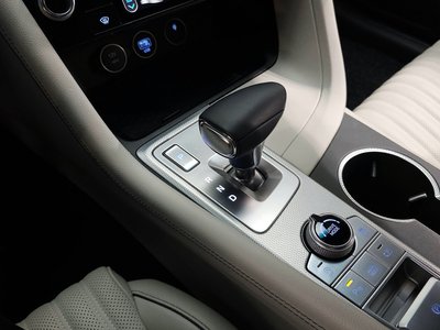 صورة 9 لـ 2023 Genesis THE NEW G70