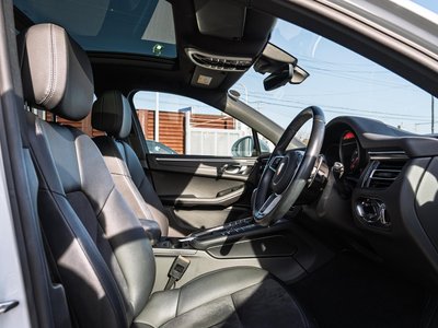 PORSCHE MACAN - 7