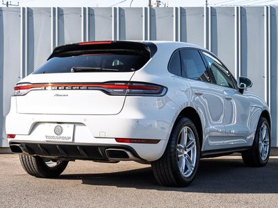 PORSCHE MACAN - 8