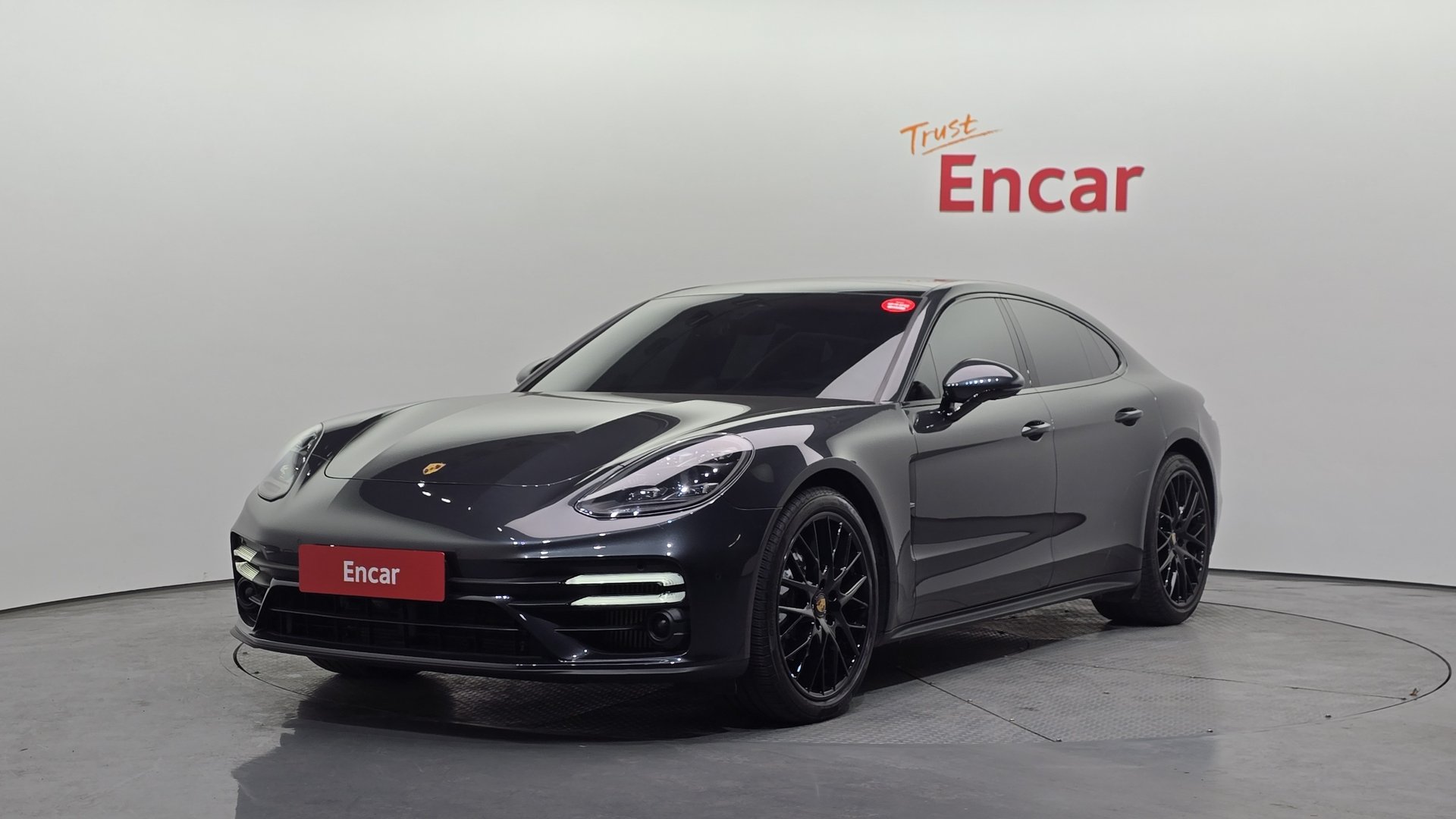 PORSCHE PANAMERA - View 1