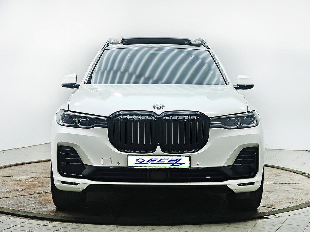BMW X7 - View 1