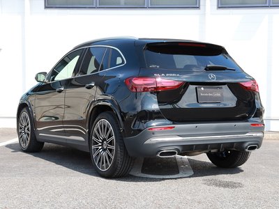 MERCEDES-BENZ GLA - 10