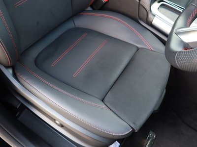 2025 Mercedes-BENZ GLA 缩略图 47