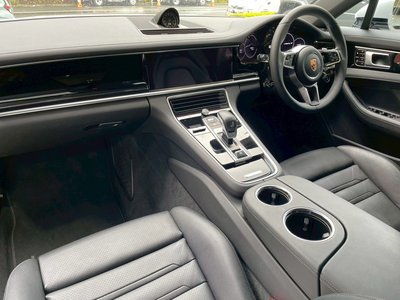 PORSCHE PANAMERA - 4