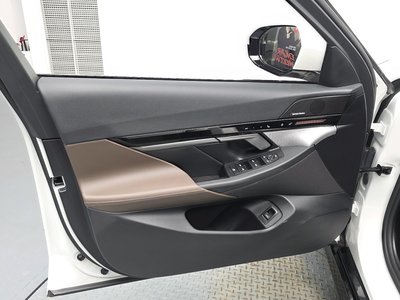 صورة مصغرة 14 لـ 2024 BMW 5 SERIES
