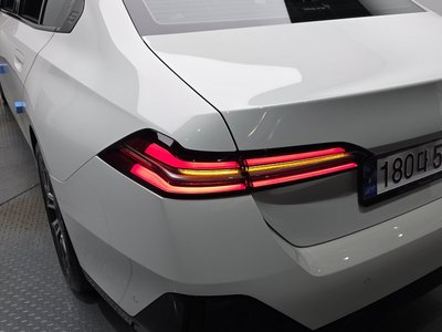 BMW 5 SERIES - 10
