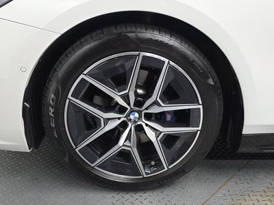 BMW 5 SERIES - 6