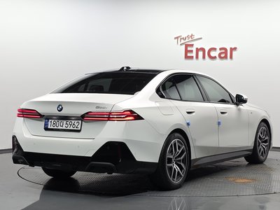 BMW 5 SERIES - 2