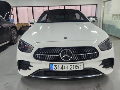 MERCEDES-BENZ E-CLASS - 2