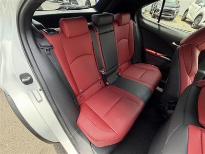 صورة مصغرة 15 لـ 2024 Lexus UX