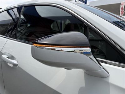 صورة مصغرة 55 لـ 2024 Lexus UX
