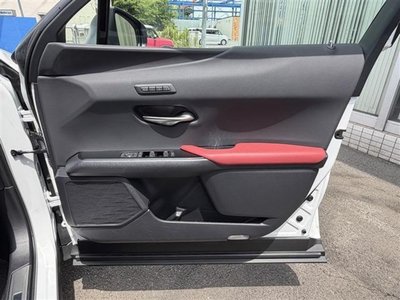 صورة مصغرة 11 لـ 2024 Lexus UX