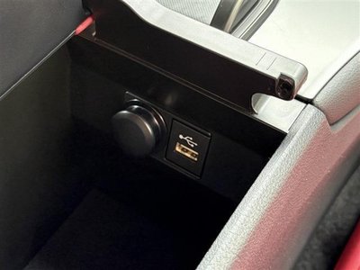 صورة مصغرة 49 لـ 2024 Lexus UX
