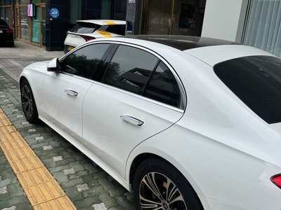 MERCEDES-BENZ E-CLASS - 4