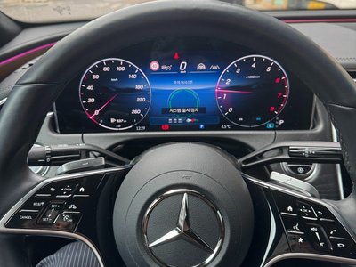 MERCEDES-BENZ E-CLASS - 7
