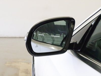 MERCEDES-BENZ E-CLASS - 6