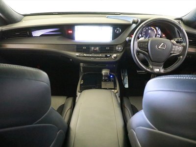 2019 Lexus LS — миниатюра 14