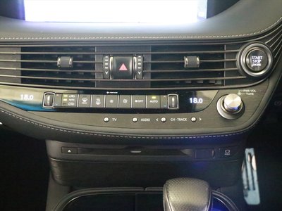 2019 Lexus LS — миниатюра 15