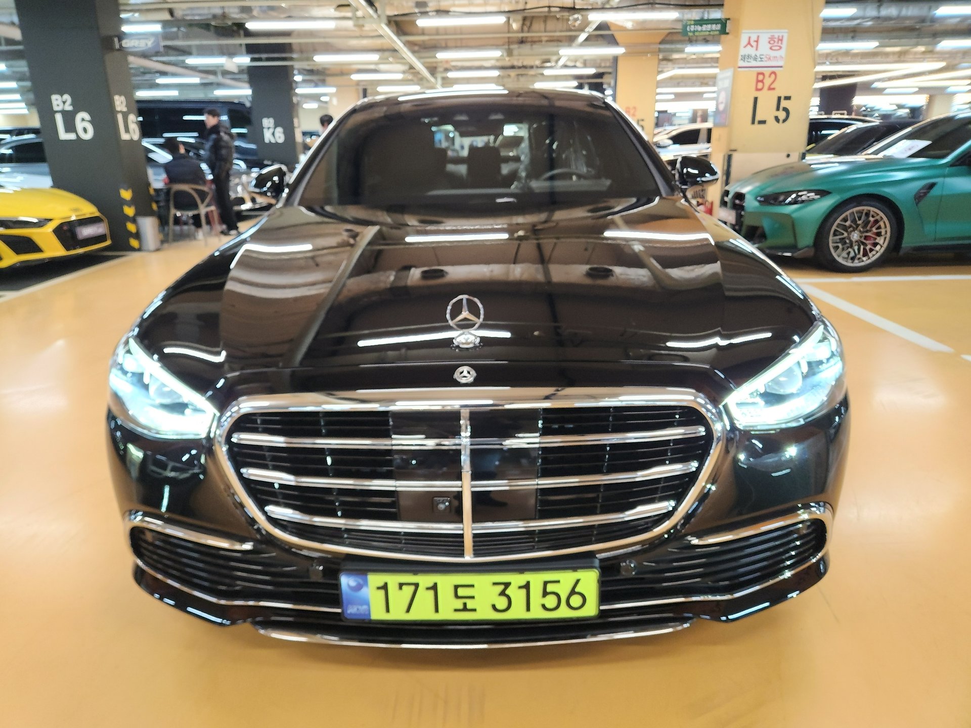 MERCEDES-BENZ S-CLASS - View 1