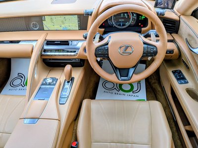 2017 Lexus LC — миниатюра 42