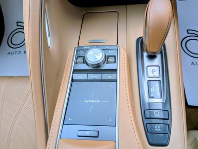2017 Lexus LC — миниатюра 50