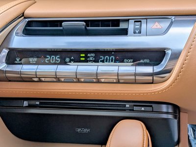 2017 Lexus LC — миниатюра 52