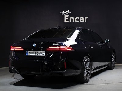 BMW 5 SERIES - 4