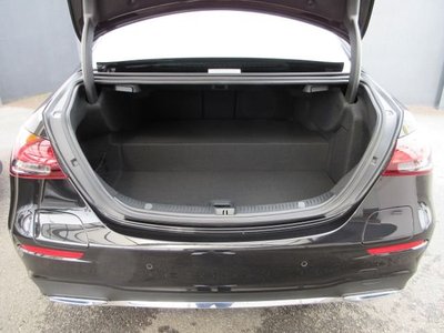 MERCEDES-BENZ E-CLASS - 10