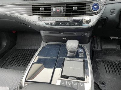 2021 Lexus LS thumbnail 16