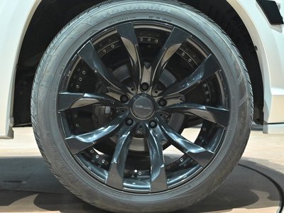 TOYOTA LAND CRUISER 200 - 3