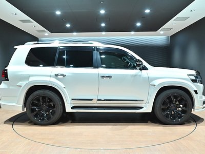 TOYOTA LAND CRUISER 200 - 10