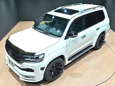TOYOTA LAND CRUISER 200 - 8