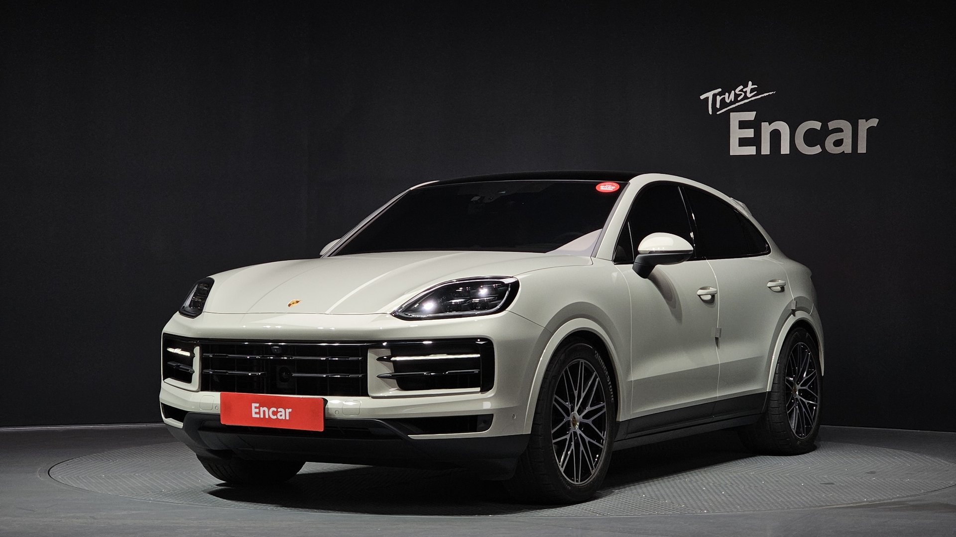PORSCHE CAYENNE - View 1