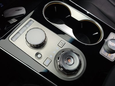 2024 Genesis GV80 — миниатюра 12