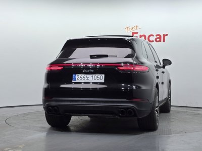 PORSCHE CAYENNE - 4