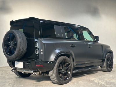 LAND ROVER DEFENDER - 4