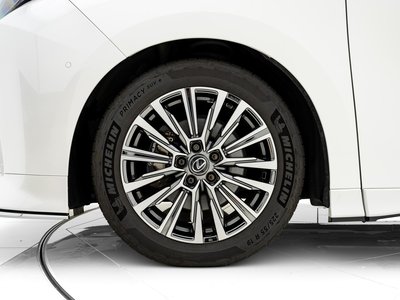 2024 Lexus LM thumbnail 12