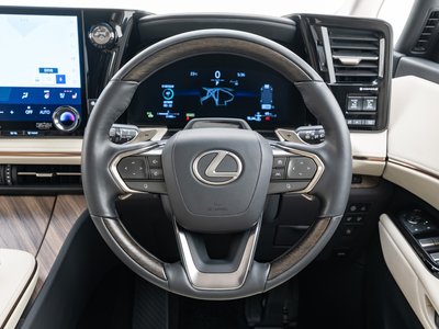 2024 Lexus LM thumbnail 23