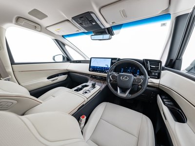 2024 Lexus LM thumbnail 21