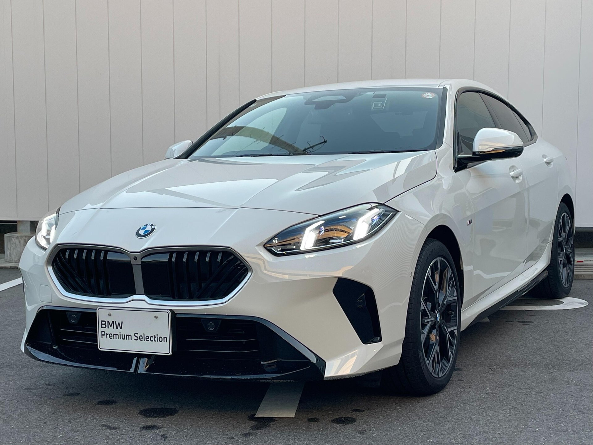 BMW 2 SERIES GRAN COUPE - View 1