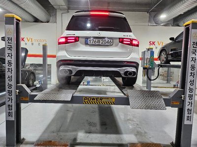 MERCEDES-BENZ GLB - 2