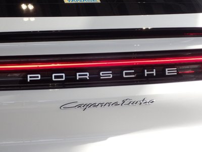 PORSCHE CAYENNE - 7