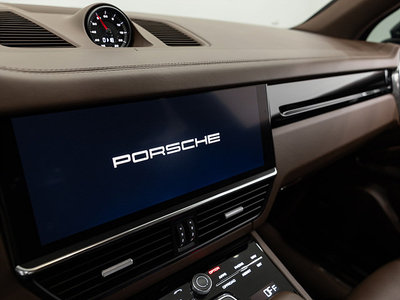 2022 Porsche CAYENNE thumbnail 18
