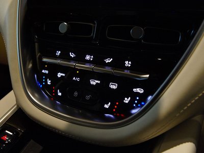 صورة 3 لـ 2021 Aston Martin DBX
