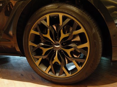 صورة 8 لـ 2021 Aston Martin DBX